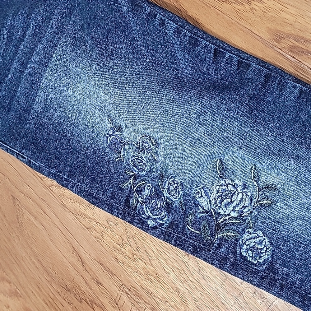 Miss Me Dark Blue Skinny Jeans with Floral Embroidery - Picture 6 of 14